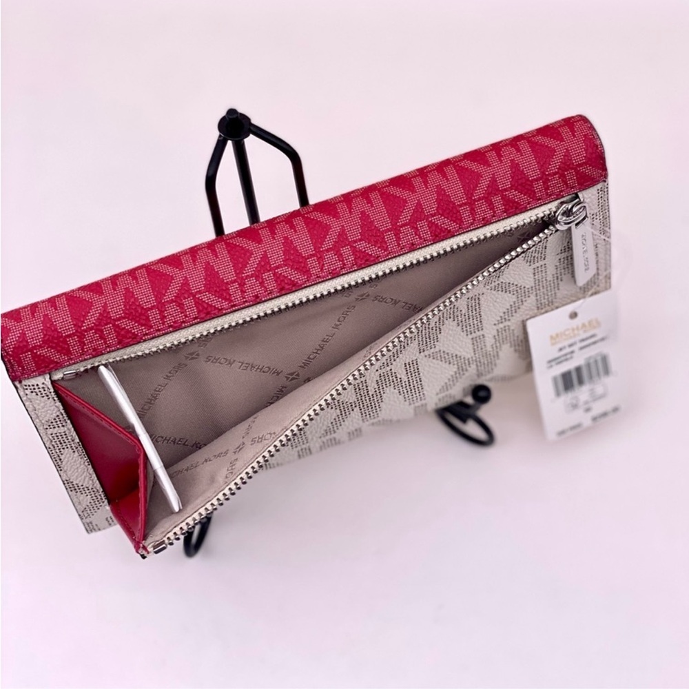 MICHAEL KORS Jet Set Travel Signature
Logo Tri-Fold Wallet DARK RASPBERRY MULTI - Picture 4 of 9